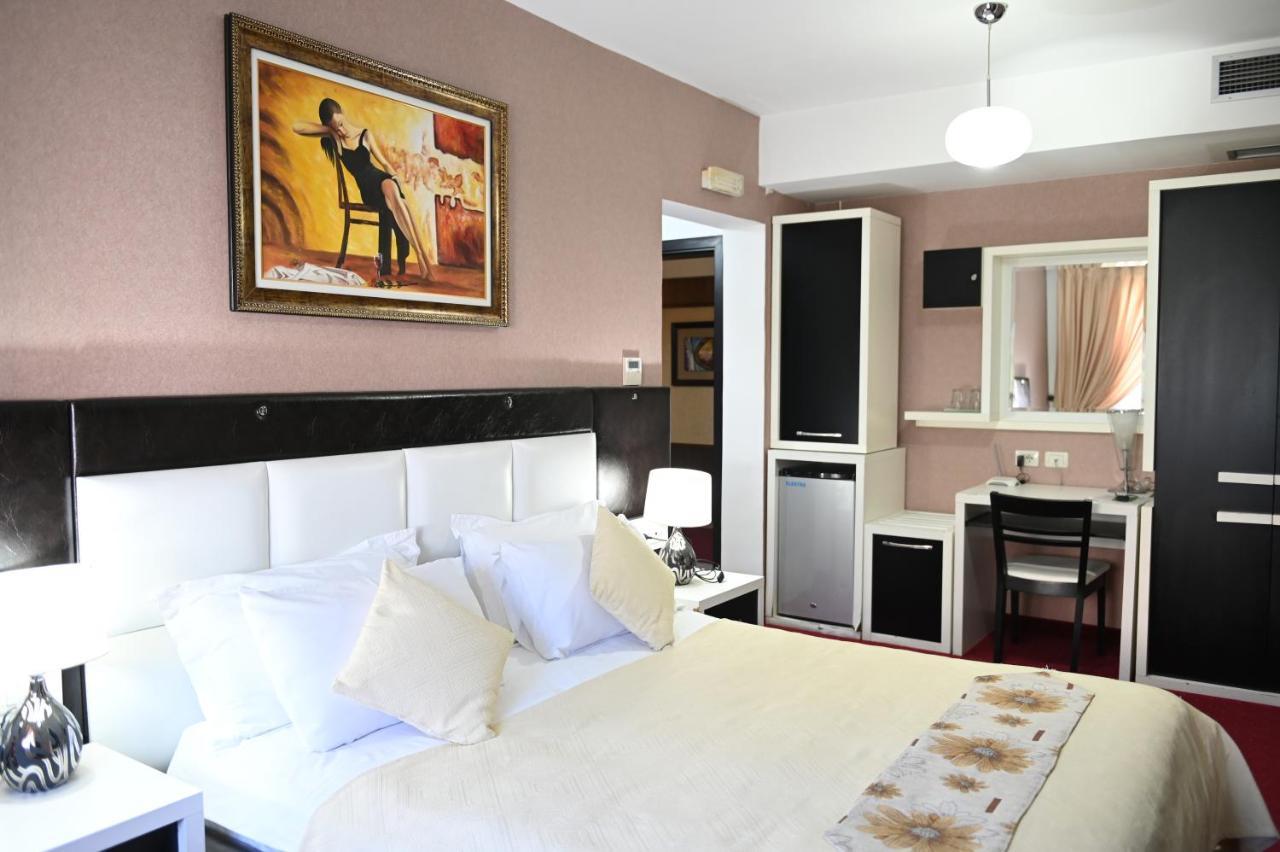 Hotel Liss Lezhë Eksteriør billede