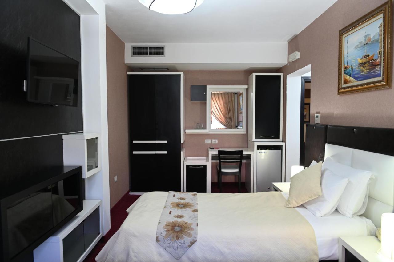 Hotel Liss Lezhë Eksteriør billede